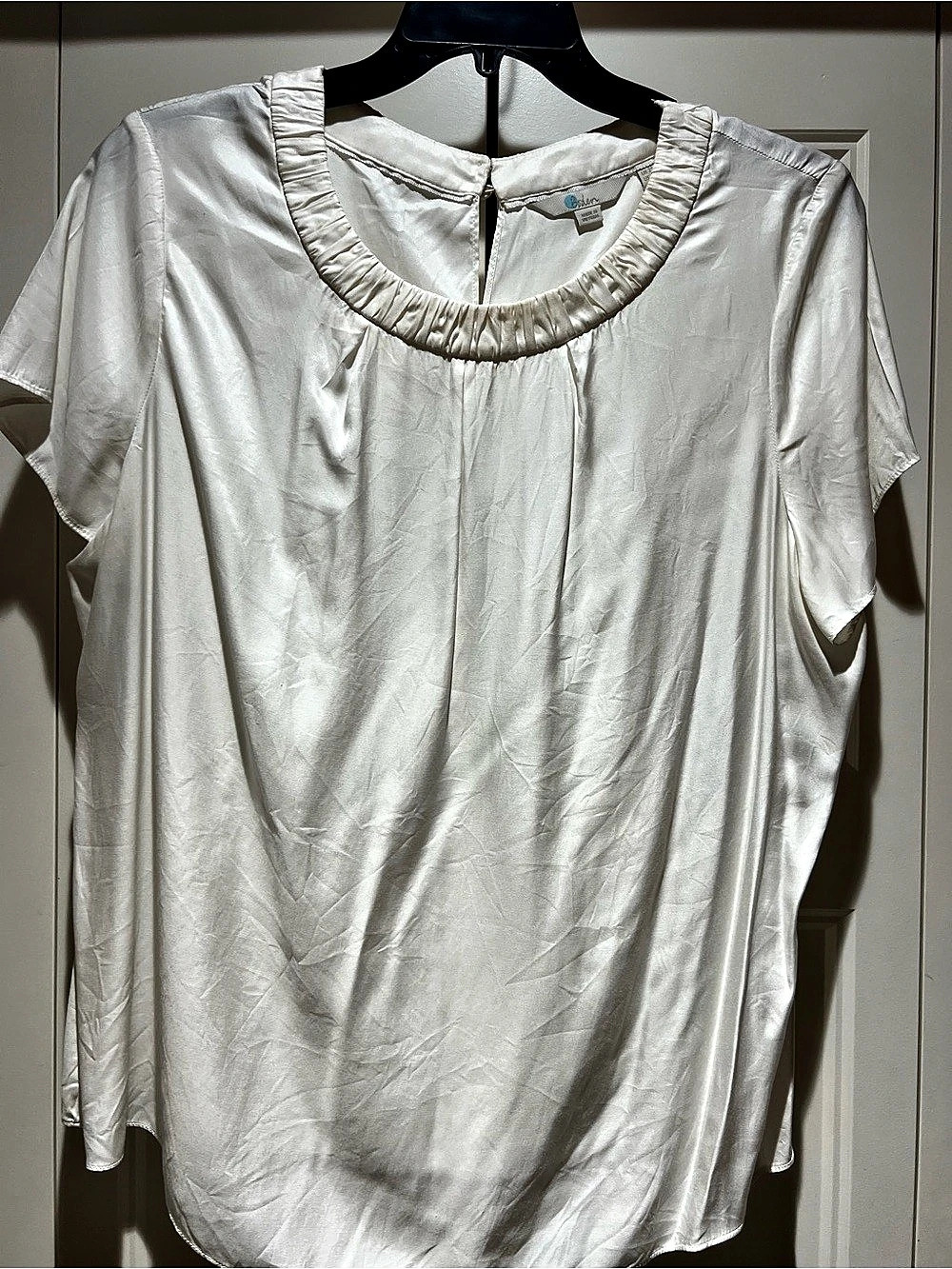 B Collection by Bobeau Ruched Neck Blouse in White Size Large Like New